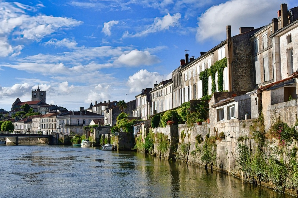 Saint-Savinien depuis la Charente 1
